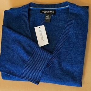 NWT Banana Republic 100% Merino Wool Men's Blue Sweater